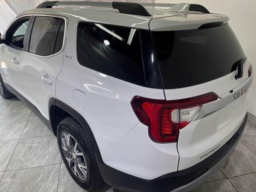 2023 GMC Acadia FWD SLT