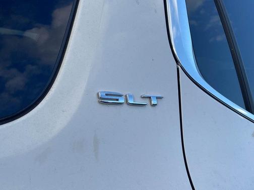 2023 GMC Acadia FWD SLT