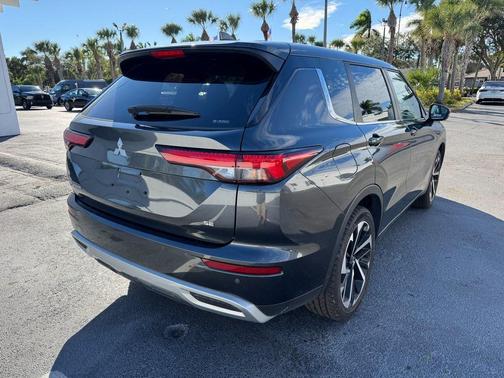 2024 Mitsubishi Outlander SE Black Edition w/Pano Roof S-AWC