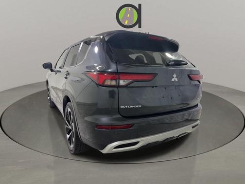 2024 Mitsubishi Outlander SE Black Edition w/Pano Roof S-AWC