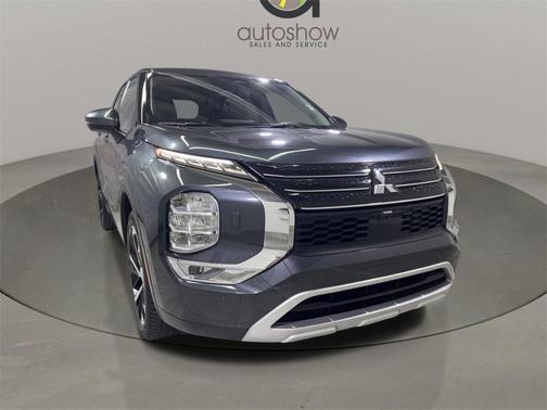 2024 Mitsubishi Outlander SE Black Edition w/Pano Roof S-AWC