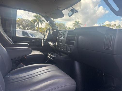 2018 Chevrolet Express 3500 LS