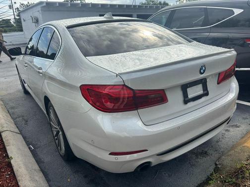 2017 BMW 530 530i