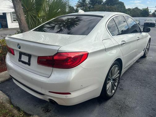 2017 BMW 530 530i