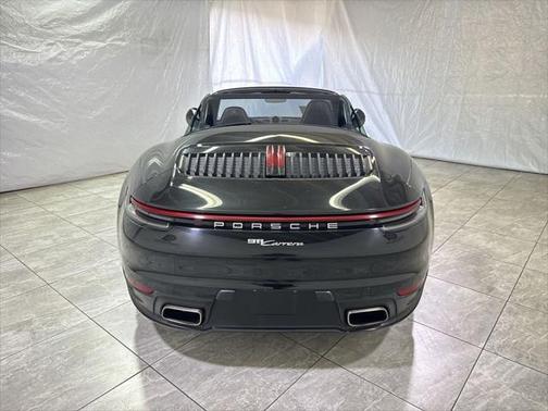 2022 Porsche 911 Carrera