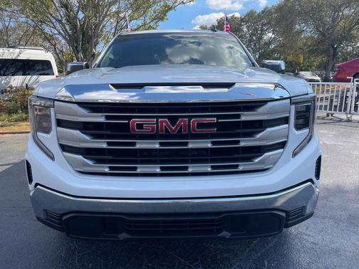 2024 GMC Sierra 1500 SLE