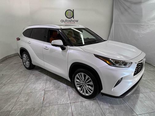 2024 Toyota Highlander Hybrid Platinum
