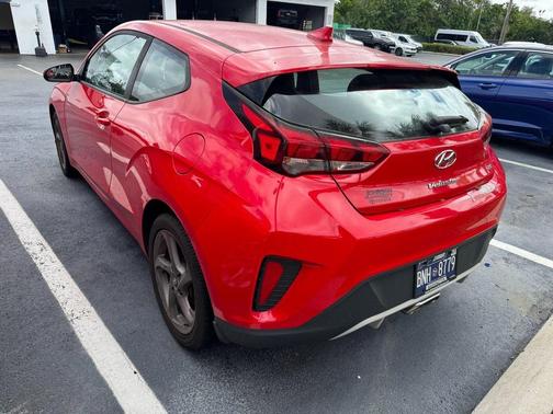2019 Hyundai Veloster 2