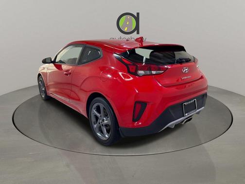 2019 Hyundai Veloster 2