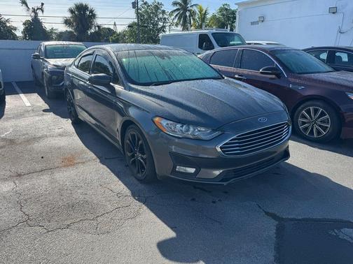 2020 Ford Fusion SE