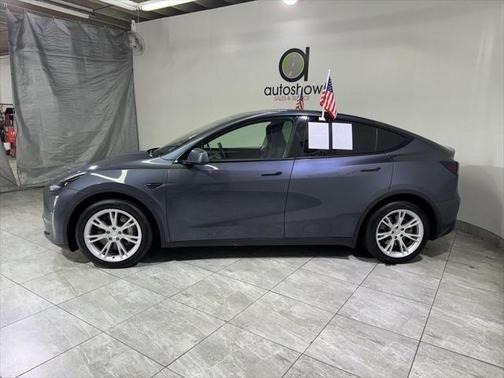 2022 Tesla Model Y Long Range Dual Motor All-Wheel Drive