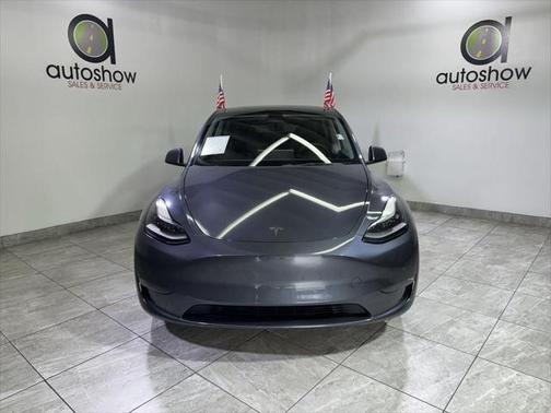 2022 Tesla Model Y Long Range Dual Motor All-Wheel Drive