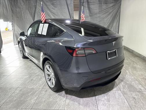 2022 Tesla Model Y Long Range Dual Motor All-Wheel Drive
