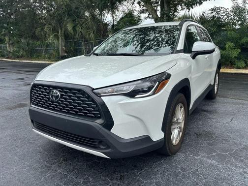 2024 Toyota Corolla Cross LE