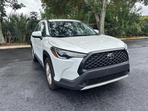 2024 Toyota Corolla Cross LE