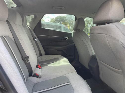 2022 Hyundai SONATA SE