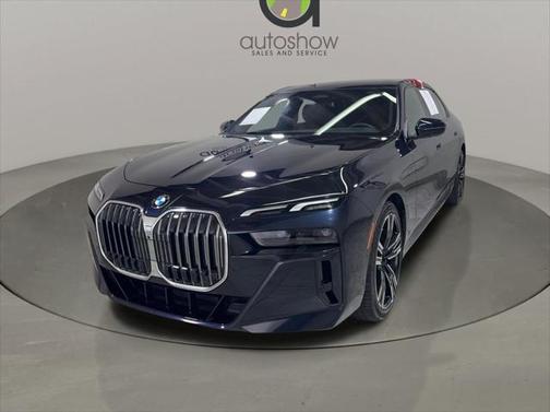 2023 BMW 740 i