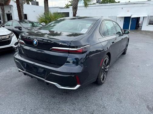 2023 BMW 740 i