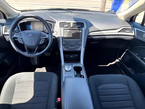 2020 Ford Fusion Hybrid SE