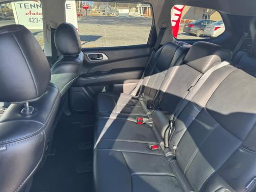 2019 Nissan Pathfinder SL