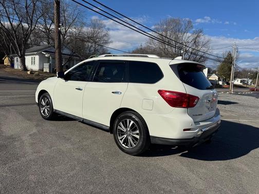 2019 Nissan Pathfinder SL