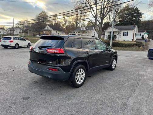 2017 Jeep Cherokee Sport