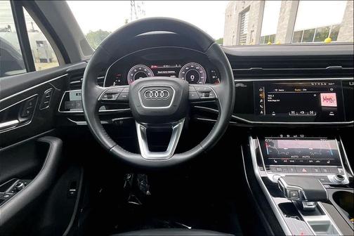 Samurai Gray Metallic 2020 Audi Q7 55 Premium Plus