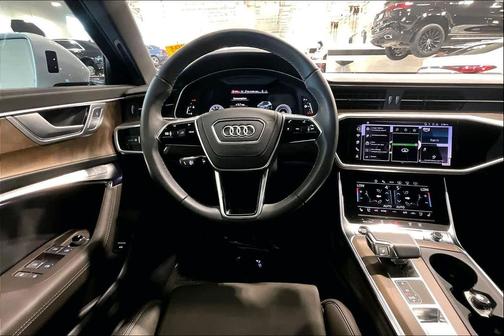 Glacier White Metallic 2025 Audi A6 55 Prestige