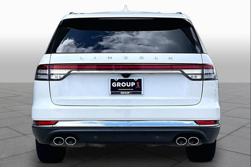 Pristine White Metallic Tri-Coat 2023 Lincoln Aviator Reserve