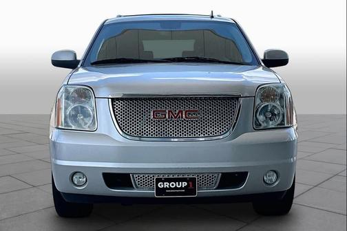 Quicksilver Metallic 2014 GMC Yukon Denali