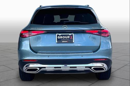 Verde Silver Metallic 2026 Mercedes-Benz GLC 300 4MATIC