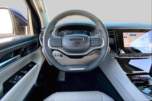 Diamond Black Crystal Pearlcoat 2024 Jeep Wagoneer Series II 4x2