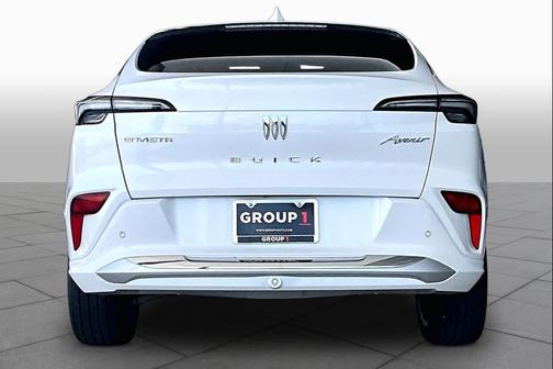 White Frost Tricoat 2024 Buick Envista Avenir FWD