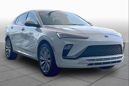 White Frost Tricoat 2024 Buick Envista Avenir FWD