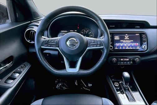 Boulder Gray Pearl 2021 Nissan Kicks SR
