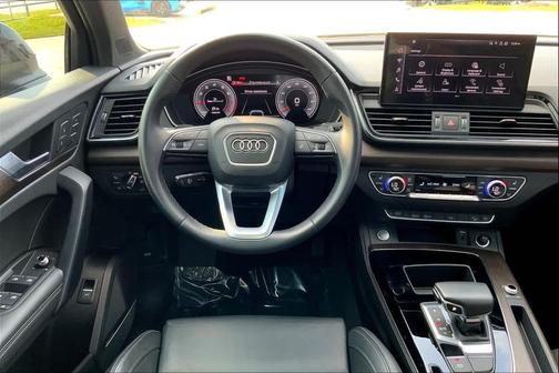 Mythos Black Metallic 2023 Audi Q5 45 S line Premium Plus