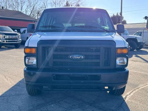 2008 Ford E350 Super Duty XL Wagon
