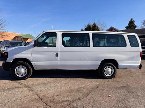 2008 Ford E350 Super Duty XL Wagon