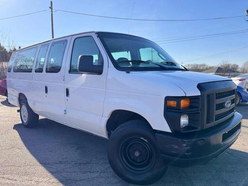 2008 Ford E350 Super Duty XL Wagon