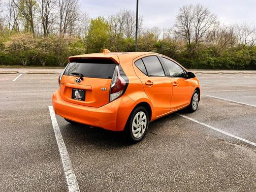 2016 Toyota Prius c Two