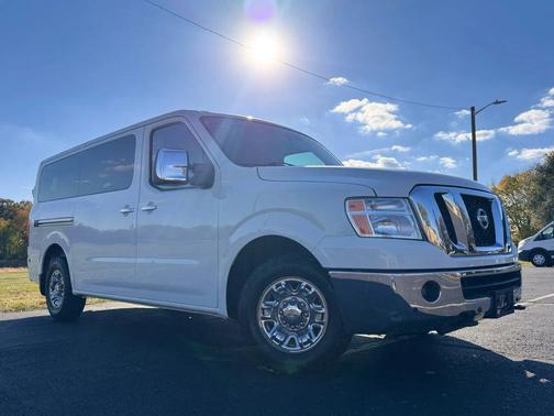 2017 Nissan NV Passenger NV3500 HD SL V8