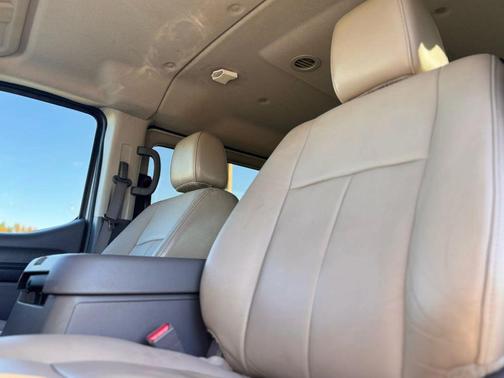 2017 Nissan NV Passenger NV3500 HD SL V8