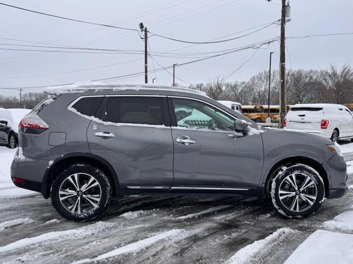 2017 Nissan Rogue SL