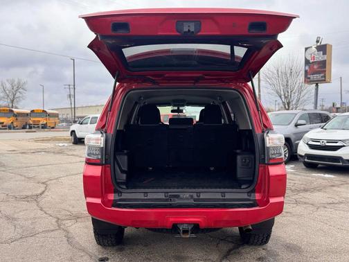 2017 Toyota 4Runner SR5 Sport Utility 4D