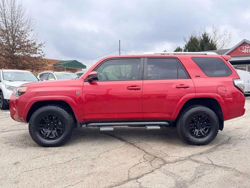2017 Toyota 4Runner SR5 Sport Utility 4D