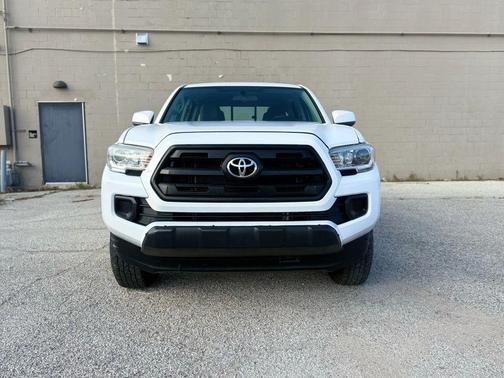 2017 Toyota Tacoma SR