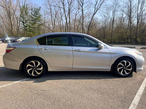 2017 Honda Accord EX-L w/Navigation & Honda Sensing
