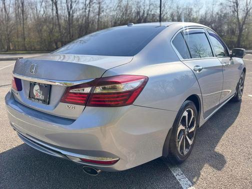 2017 Honda Accord EX-L w/Navigation & Honda Sensing