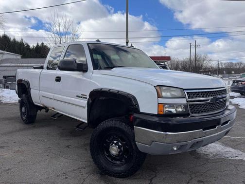 2005 Chevrolet Silverado 2500 LT H/D Extended Cab