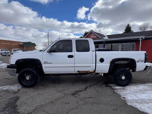 2005 Chevrolet Silverado 2500 LT H/D Extended Cab